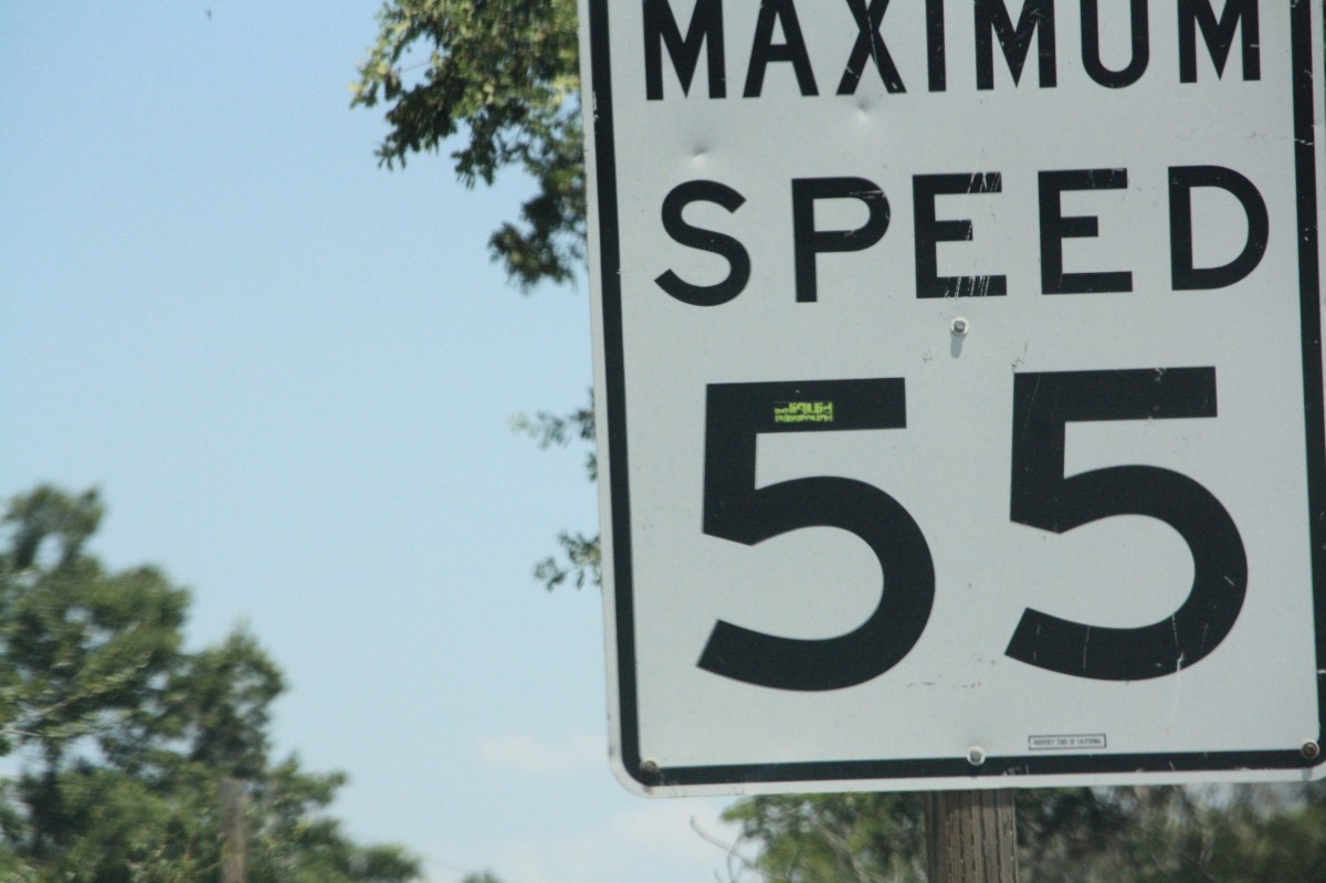 maximum speed 55 sign